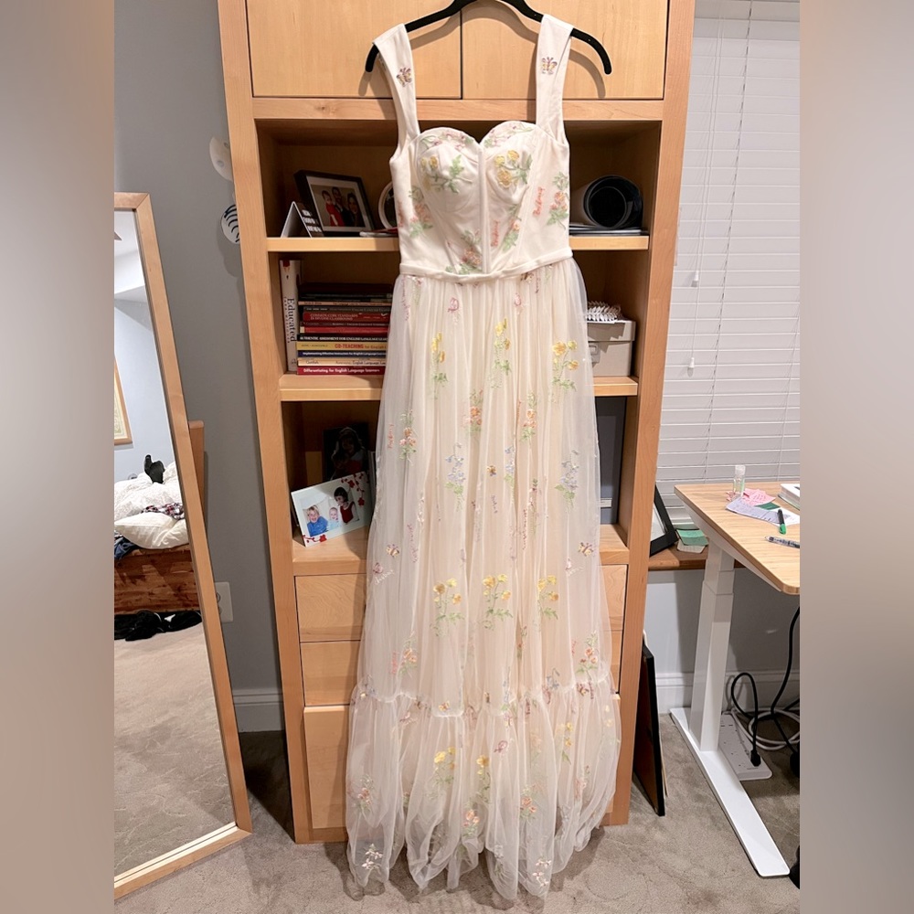 Never worn A Line Champagne Tulle Floral Prom Dress, Size: US4, Brand: Zapaka